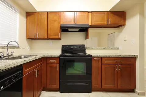 680 Cypress Club Way #J10, Pompano Beach, FL 33064