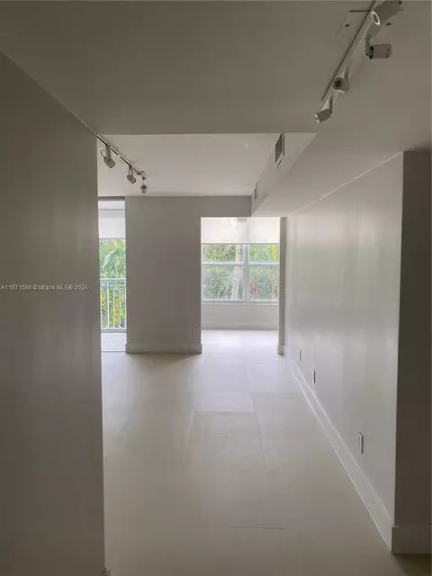 607 Ocean Dr #2J, Key Biscayne, FL 33149 photo 2
