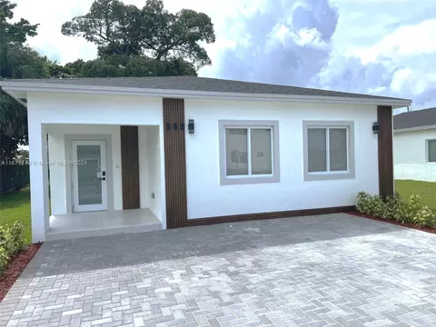 309 NW 10th St, Hallandale Beach, FL 33009