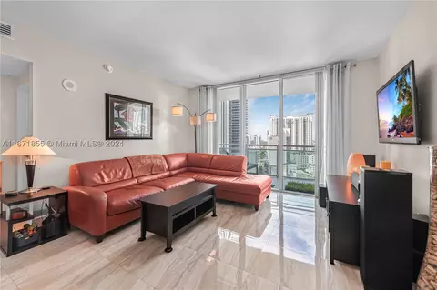 951 Brickell Ave #2107, Miami, FL 33131