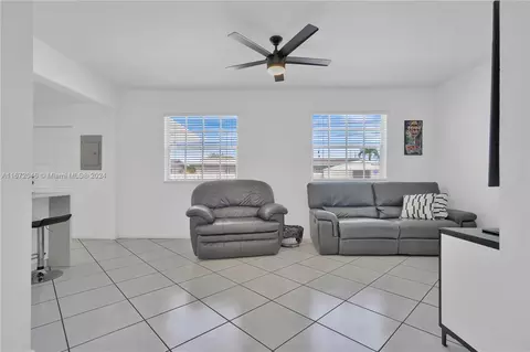715 W 53rd St, Hialeah, FL 33012 photo 12