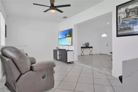 715 W 53rd St, Hialeah, FL 33012 photo 13