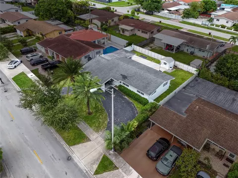 715 W 53rd St, Hialeah, FL 33012 photo 4