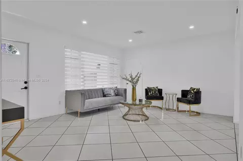 715 W 53rd St, Hialeah, FL 33012 photo 11