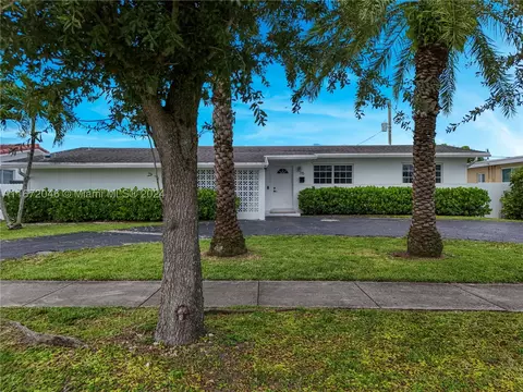 715 W 53rd St, Hialeah, FL 33012 photo 1