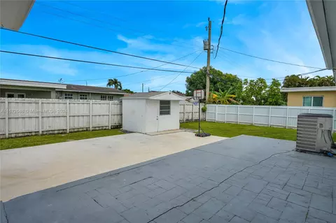 715 W 53rd St, Hialeah, FL 33012 photo 9