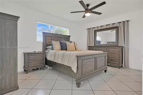 715 W 53rd St, Hialeah, FL 33012 photo 22