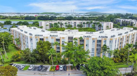 9805 NW 52nd St #211, Doral, FL 33178