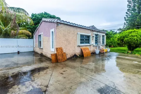 1349 NW 38th St, Miami, FL 33142