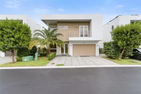 7447 NW 97th Ct, Doral, FL 33178