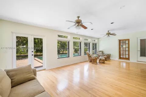 701 Albatross St, Miami Springs, FL 33166