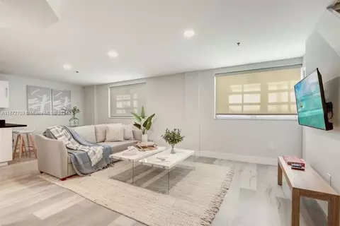 865 Collins Ave #306, Miami Beach, FL 33139
