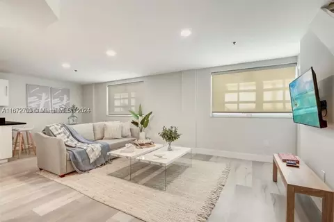 865 Collins Ave #306, Miami Beach, FL 33139