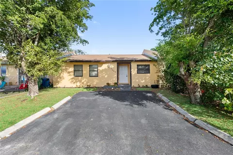 3005 NW 204th Ter, Miami Gardens, FL 33056