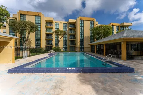 11800 SW 18th St #431, Miami, FL 33175