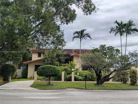10300 NW 130th St, Hialeah Gardens, FL 33018