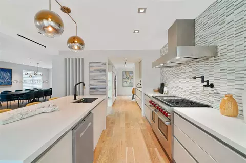 4361 Royal Palm Ave, Miami Beach, FL 33140