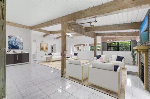 12600 Ixora Rd, North Miami, FL 33181