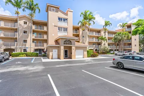 5842 Crystal Shores Dr #208, Boynton Beach, FL 33437