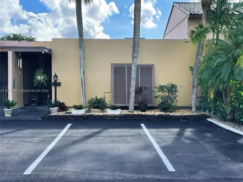 16009 Kingsmoor Way #16009, Miami Lakes, FL 33014