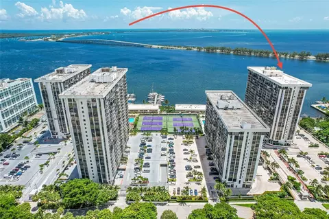 View/Area - 1925 Brickell Ave #D2112, Miami, FL 33129 photo 5 of 7