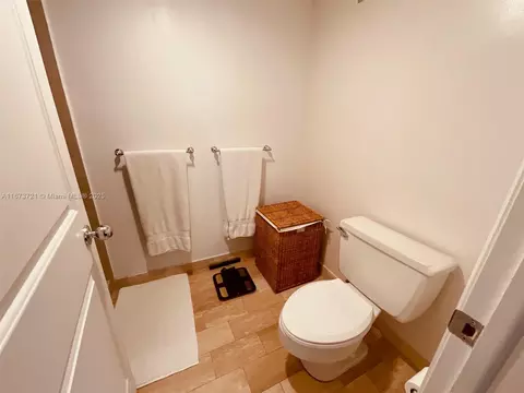 Bath - 1925 Brickell Ave #D2112, Miami, FL 33129 photo 2 of 4