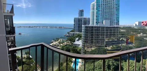 View/Area - 1925 Brickell Ave #D2112, Miami, FL 33129 photo 4 of 7
