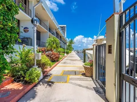 Exterior - 1925 Brickell Ave #D2112, Miami, FL 33129 photo 8 of 9