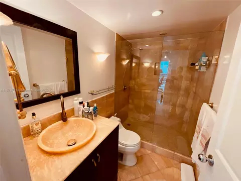 Bath - 1925 Brickell Ave #D2112, Miami, FL 33129 photo 3 of 4