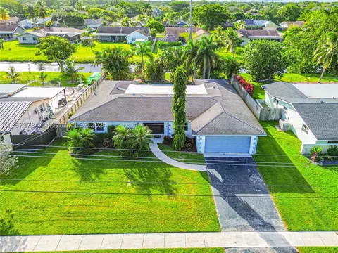 1111 NW 75 Ter, Plantation, FL 33313