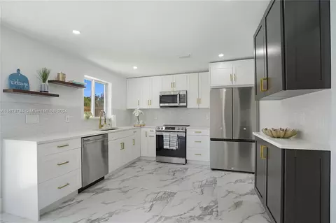 1260 NE 3rd St, Pompano Beach, FL 33060