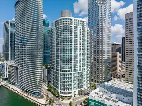 300 S Biscayne Blvd #T-2106, Miami, FL 33131