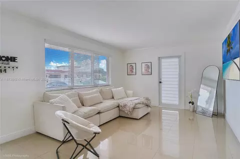 1175 W 33rd St, Hialeah, FL 33012 photo 3