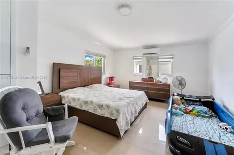 1175 W 33rd St, Hialeah, FL 33012 photo 11
