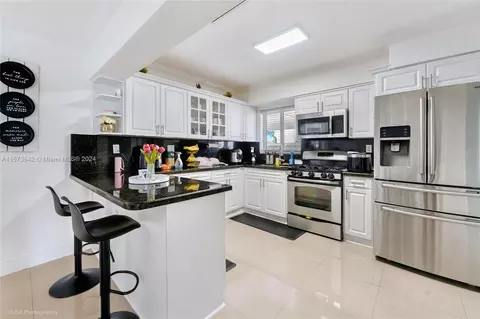 1175 W 33rd St, Hialeah, FL 33012 photo 9