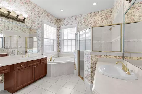 Bath - 5956 Caymus Loop, Windermere, FL 34786 photo 3 of 5