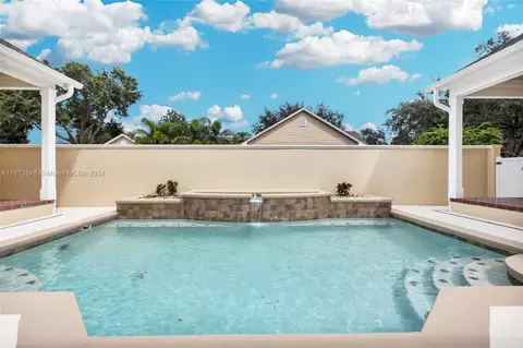 Exterior - 5956 Caymus Loop, Windermere, FL 34786 photo 7 of 10