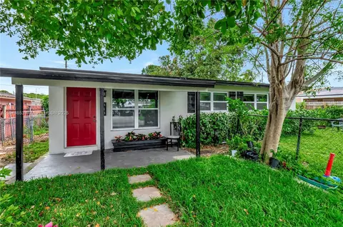 813 SW 11th Ave, Delray Beach, FL 33444