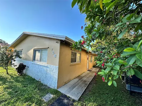 726 SW 7th St, Hallandale Beach, FL 33009