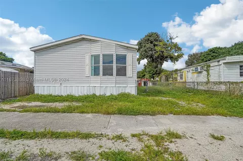 13321 SW 8th St, Davie, FL 33325