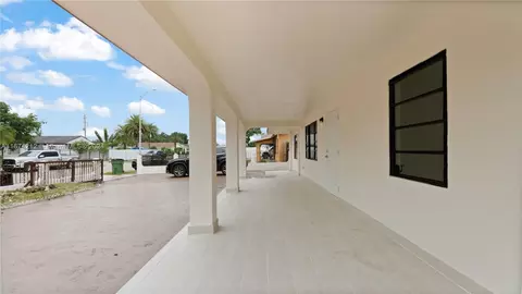 721 NE 4th Pl, Hialeah, FL 33010 photo 16