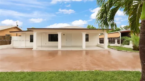 721 NE 4th Pl, Hialeah, FL 33010 photo 8