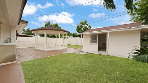 721 NE 4th Pl, Hialeah, FL 33010 photo 27