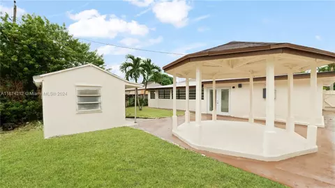 721 NE 4th Pl, Hialeah, FL 33010 photo 4