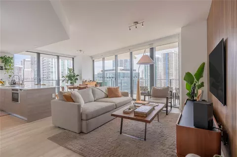 1300 S Miami Ave #1901, Miami, FL 33130
