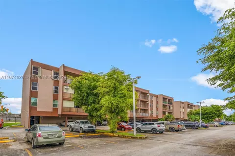 1900 W 68th St #A305, Hialeah, FL 33014
