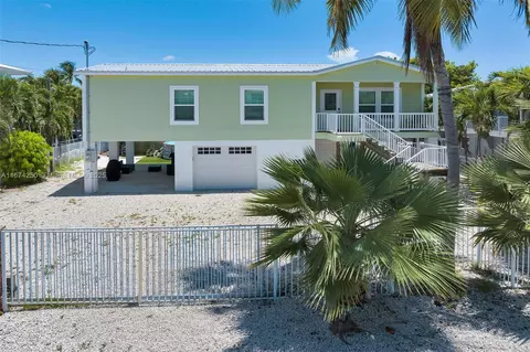 121 Venetian Dr, Islamorada, FL 33036