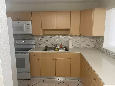 1855 W 60th St #208, Hialeah, FL 33012