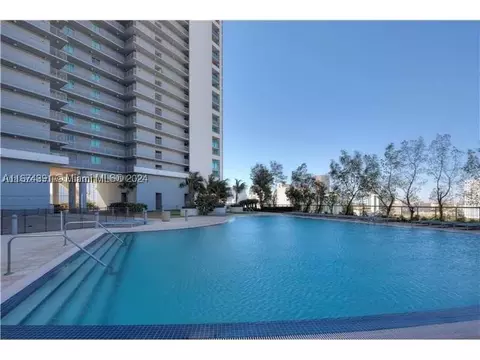 888 Biscayne Blvd #1811, Miami, FL 33132
