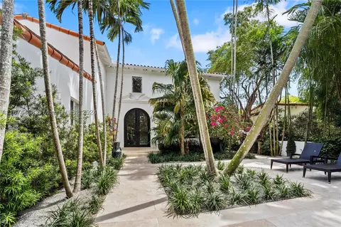 5147 N Bay Rd, Miami Beach, FL 33140